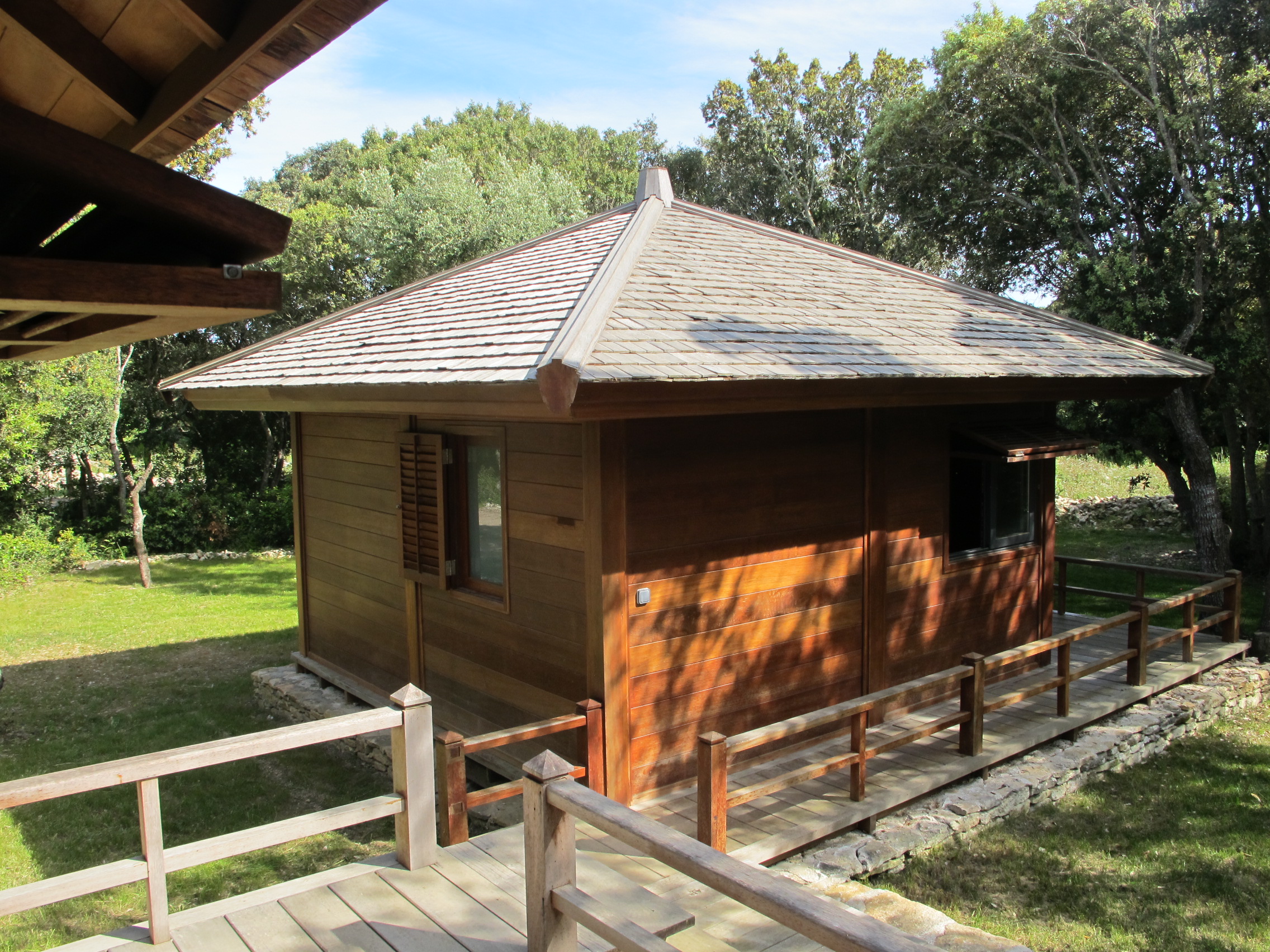 Chalet en bois plain-pied / 25 m² / en kit / toit multipente_1