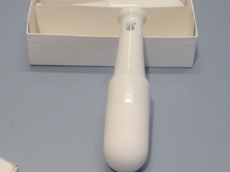 Pilon en porcelaine forme française JIPO_1