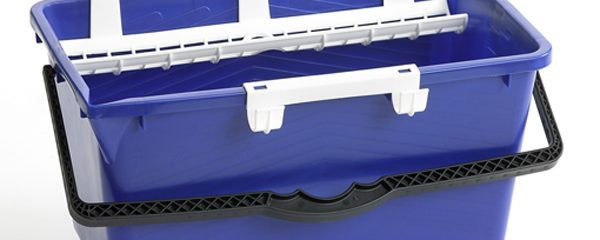 Seau laveur de vitres 18l bleu+tamis+crochet porte-outils moerman_1
