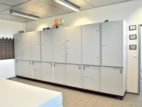 Armoire double-corps portes battantes hautes et coulissantes basses - Profondeur 600 mm - Réf ADCPB-3 - BIOLAB - Meuble de laboratoire robuste et pratique_1