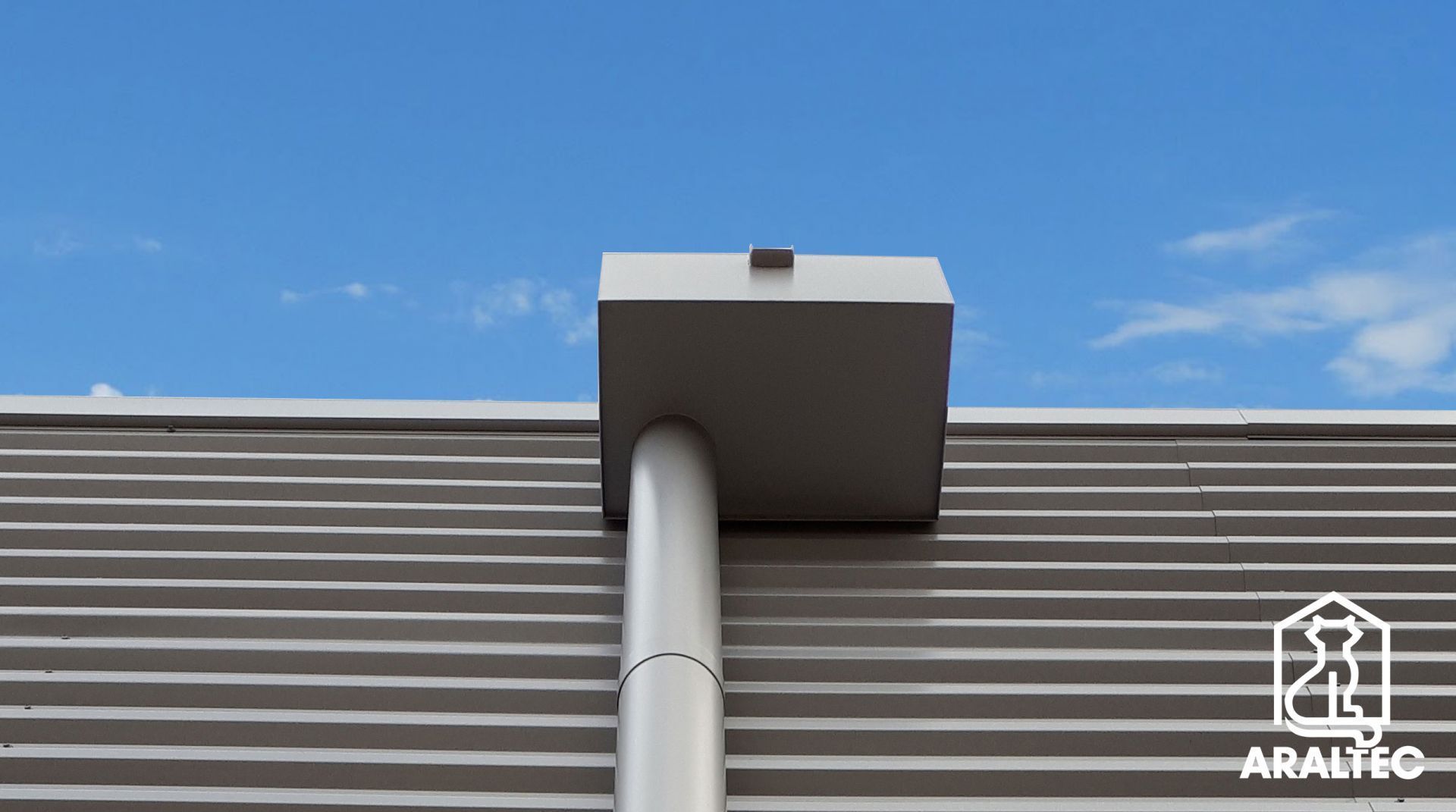 Boite à eau en aluminium laqué disponible en 24 coloris avec ou sans trop plein_1