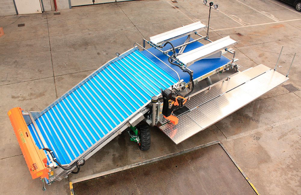 Récolteuse de légumes 8300 Herbex - Ortomec SRL - moteur 50 CV - largeur de tête 130 à 180 cm - multifonctionnelle et robuste_1