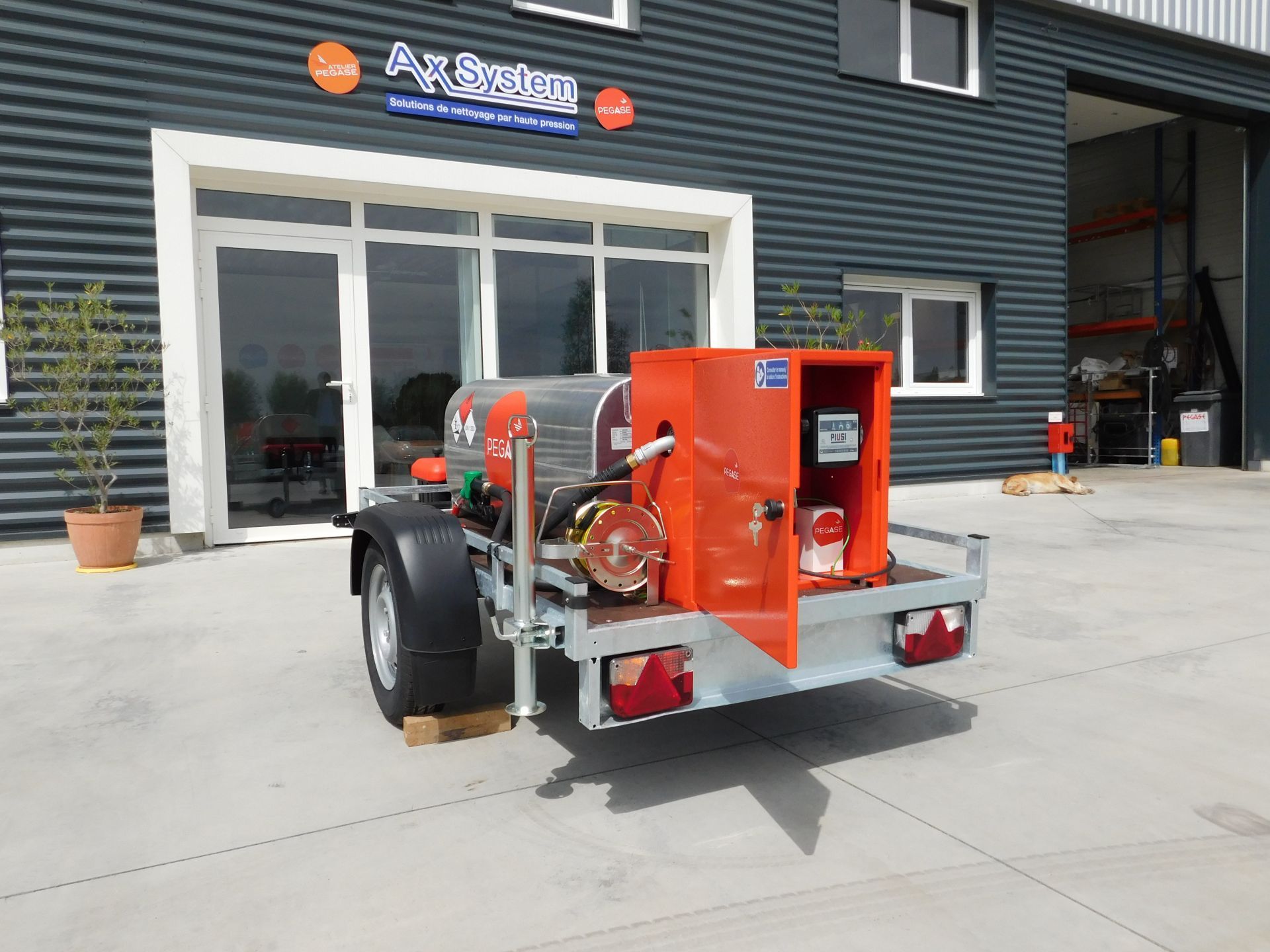 Remorque citerne essence - Cuve de transport SP95 SP98 Conforme ADR inf à 330L_1