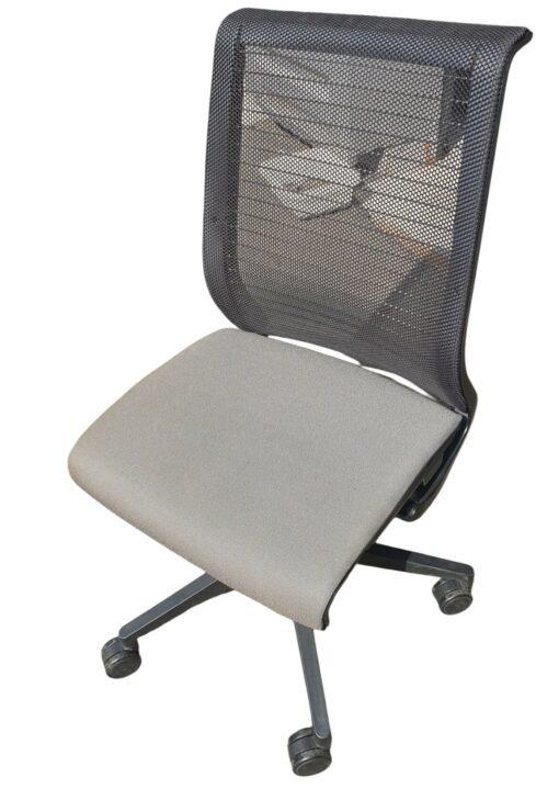 Fauteuil ergonomique Steelcase - Think sans accoudoirs d'occasion - tissu gris ou beige_1