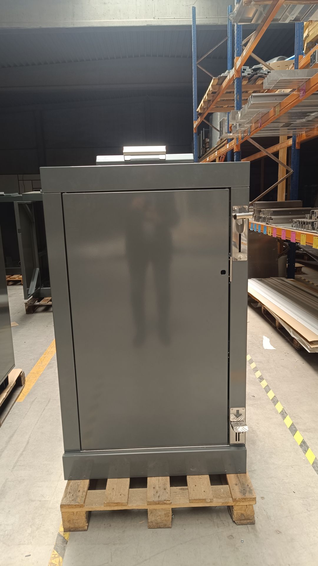 Abris-bacs bio-déchets ou déchets alimentaires - Mobilier cache-poubelle pour collecte des bio-déchets_1