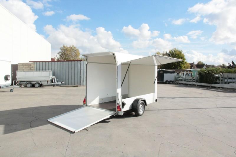 Remorque fermée a panneaux sandwich debon roadster 300 hayon devis sous 24h