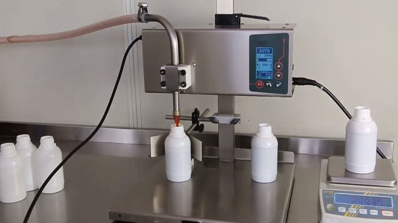 Remplisseuse semi-automatique FGY04 - Produits fluides de 100 à 1000 g_1