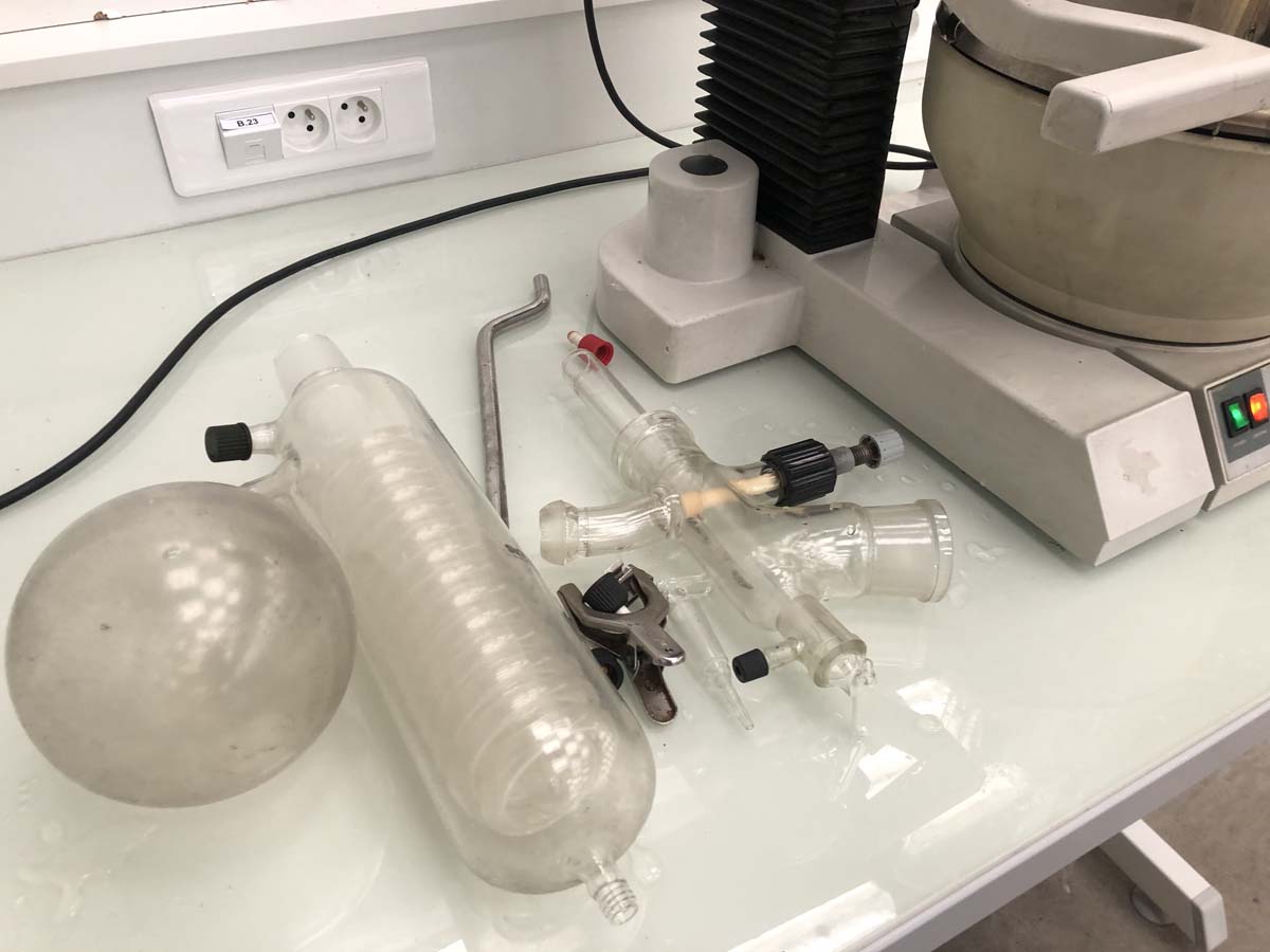 Rotavapeur BÜCHI R124 et bain-marie B480 d'occasion - laboratoire pharmaceutique - P21091261_1
