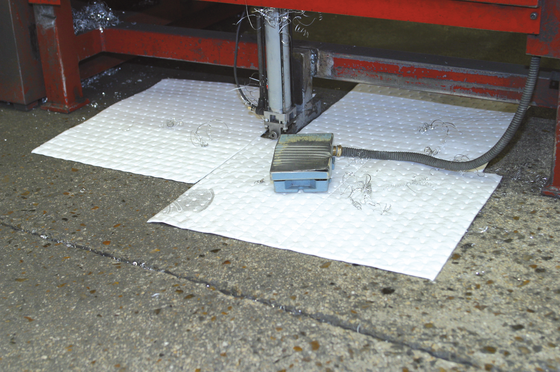 Absorbant feuilles pour hydrocarbures_1