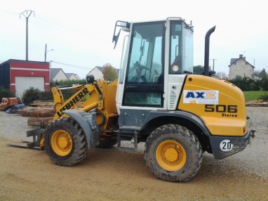 Chargeuse articulée 5 tonnes - 4 roues motrices - Moteur diesel - Capacité godet 800 litres_1