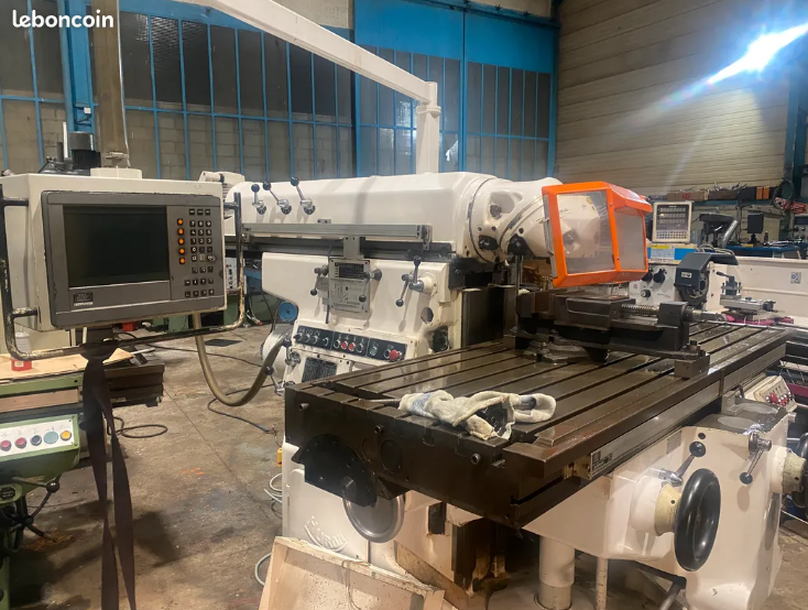 Fraiseuse Huron MU66 - Broche SA 50 - Table 2000x700 mm - Courses 1500x1000x550 mm - Conventionnelle - Occasion_1