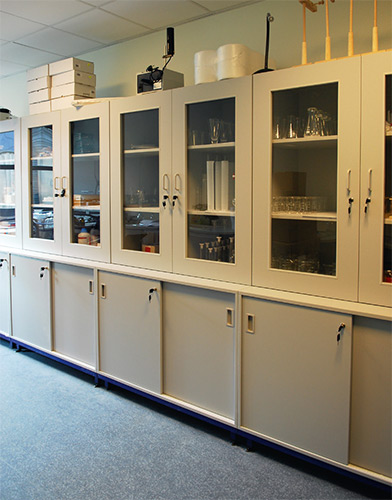 Armoire double-corps vitrés - portes battantes hautes & coulissantes basses - Profondeur 600 mm - Réf ADCVS-3 - BIOLAB_1