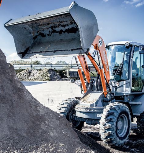 Chargeuse compacte à tourelle rotative - moteur intelligent et efficace TD 2.9 L4 - Weycor AR 480 S_1