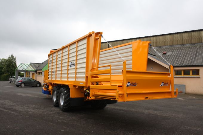 Gabare autochargeuse avec coupe rotative à 2 tambours