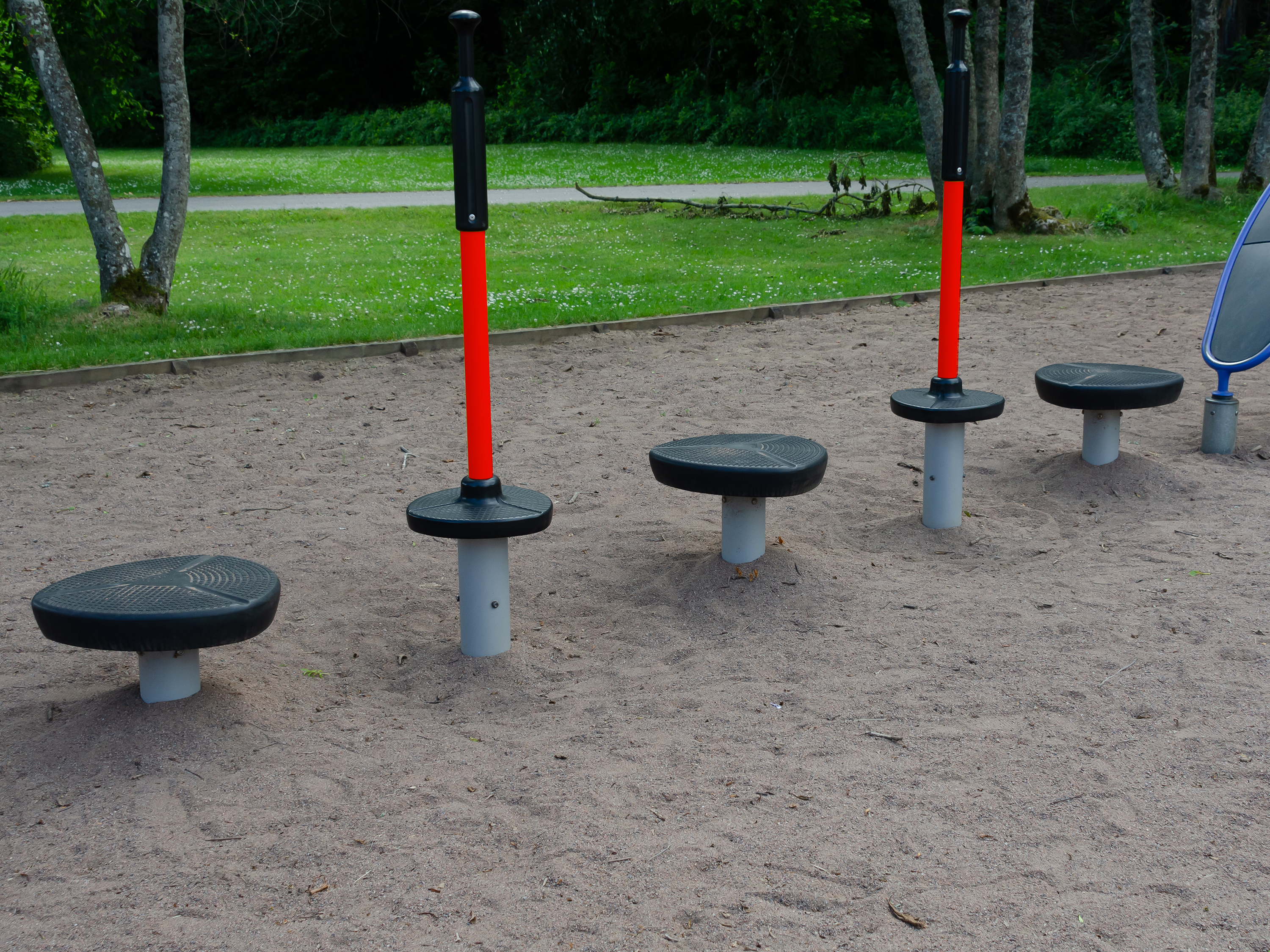 Parcours d'équilibre Ability pour enfants - Rouge - Fondation à enterrer - réf 8056730 - Hags_1