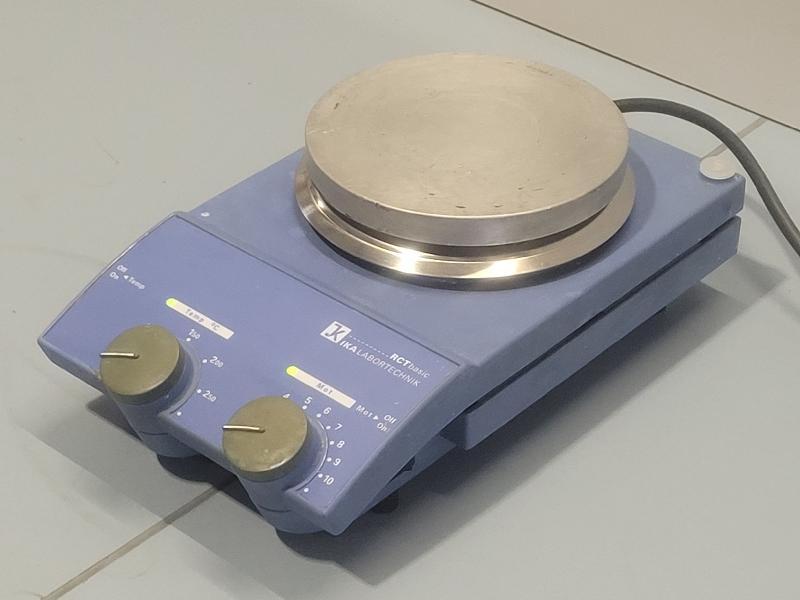 Agitateur magnétique avec plaque chauffante RCT Basic_1