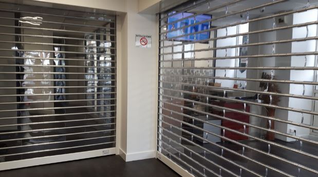 Rideau de protection en lames pleines