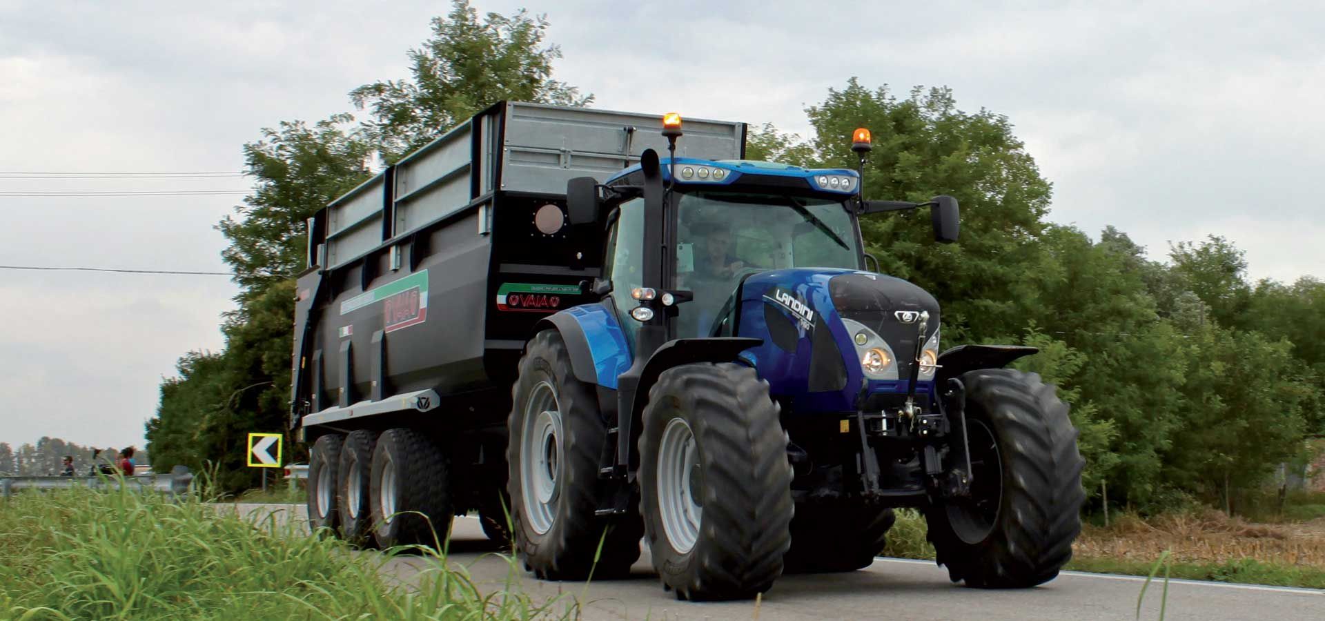 Tracteur Landini Série 7 adapté aux exploitations modernes et travaux agricoles
