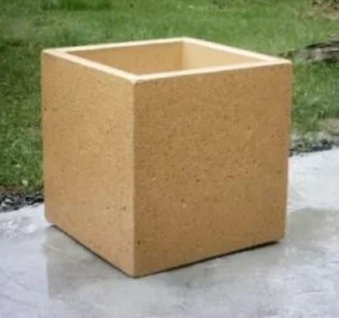 Jardinière Carrée Menes en béton armé - Autostable - Option antigraffiti - Paire de pieds en option_1