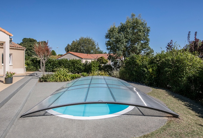 Abri piscine bas / amovible / motorisé / en polycarbonate et aluminium_2