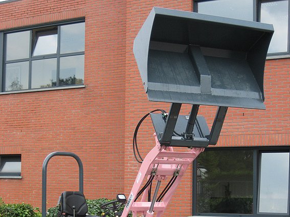 Godet à haute décharge KM 130 - Knikmops Rollmops - Largeur 1.26 m et hauteur de déversement 2.60 m_1