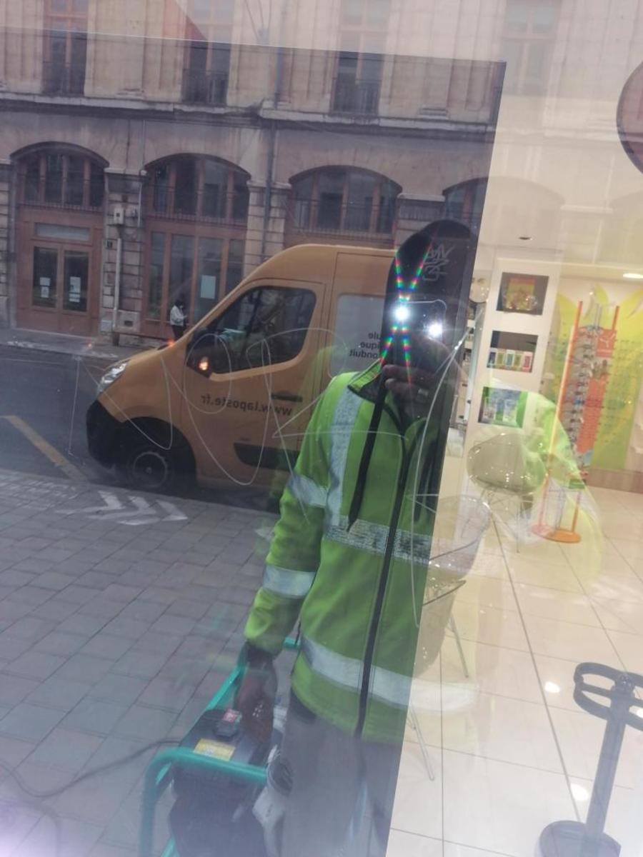 Glassys - Société spécialisé dans le gommage de vitre pour effacer les rayures - sur Reims_1