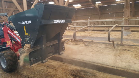 Godet distributeur Thaler - éjection droite et gauche - 1m50 de largeur, 1200L de volume_1