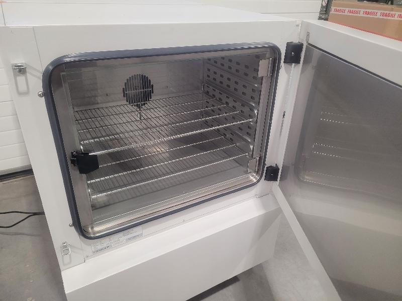 Incubateur / étuve réfrigéré BINDER KB-115 avec convection forcée 100°C_1