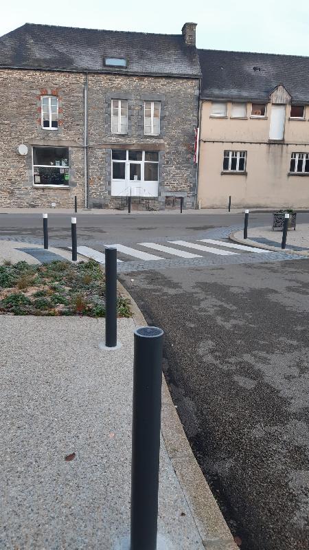 Potelets à mémoire de forme Lumineux Ø100 mm Lot de 5 pièces avec LED solaire et bande rétro-réfléchissante_1