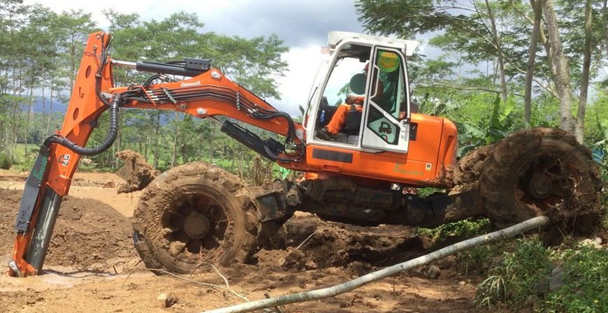 R145 Big Foot - Forester - Pelle araignée ultra-puissante 266 Hp pour applications forestières_1