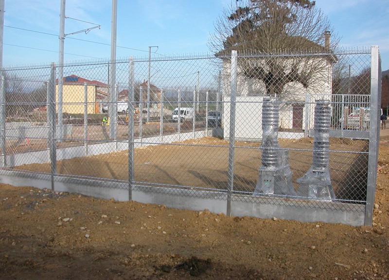 Clôture type BD3 pour usage EDF ou SNCF en aluminium avec dalles béton