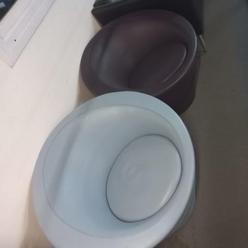 Fauteuil pivotant Girola Tacchini d'occasion - Design contemporain par Lievore Altherr Molina - Formes courbes et enveloppantes_1