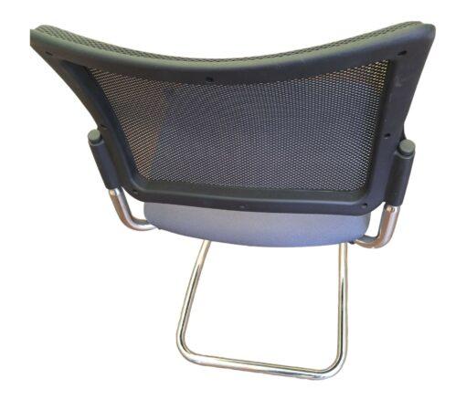 Chaise visiteur tissu et résille d'occasion - design élégant, empilable et confortable_1