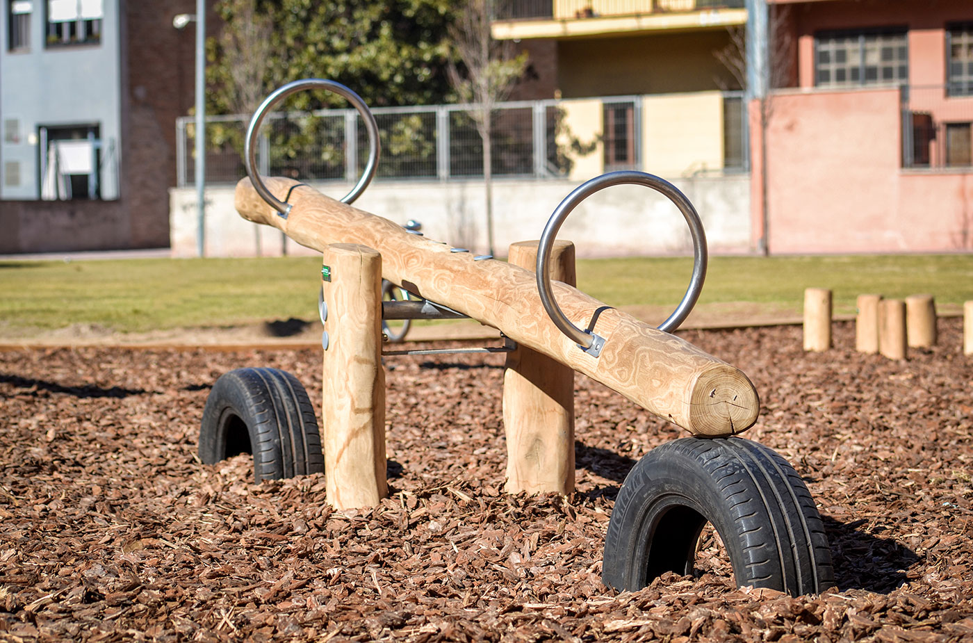 Jeu sur ressort IROY 4 - Collection ROY - Robinier et acier inoxydable - Durable et pédagogique_1