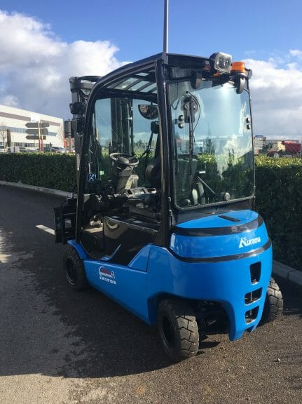 Chariot frontal électrique d'occasion toyota 8fbmt20_1