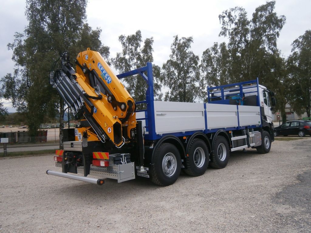Grue medium fiable et robuste Effer 205 pour chantier