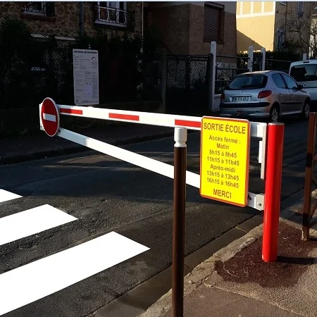 Barrière pivotante WES 145 : sécurisez l'accès jusqu'à 5,50 m avec lisse légère_1