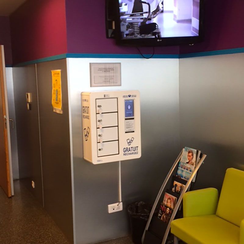 Borne murale de recharge de smartphones et tablettes - Smart - Sécurité High Tech - Autonome et brevetée_1