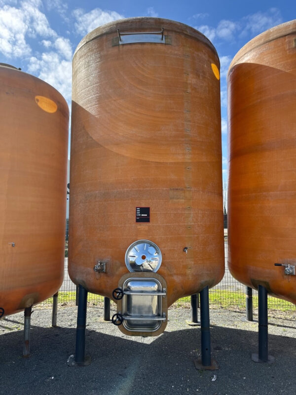 Cuve Vemar 150 HL d'occasion - pieds réglables, porte 420x530, trappe DN 500_1