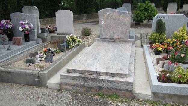 Monument commémoratif Classique - Granits français ou étrangers_1