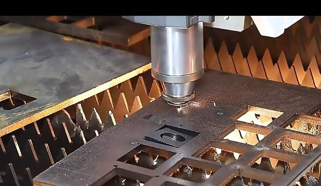 Table de découpe laser fibre - puissance de 1 à 12kW - source Raycus et dimensions multiples_1