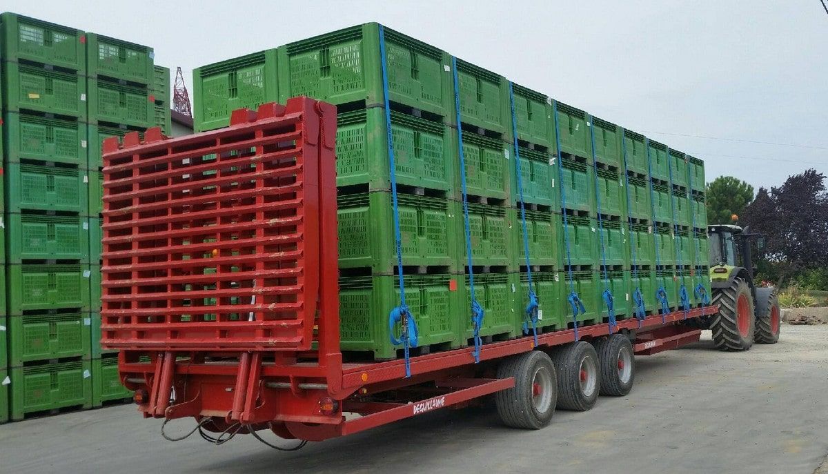 Plateau agricole semi-porté avec centre de gravité très bas