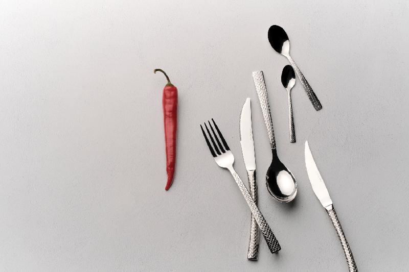 Couteau de table Hidraulic - inox 18/0 - finition miroir - manche raffiné - Comas_1