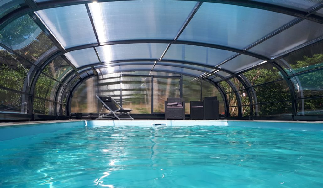 Abri piscine haut Aerys 180 – téléscopique, manuel, en polycarbonate alvéolaire et plein_2