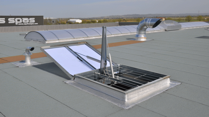 Lanterneau ponctuel ecofeu 160 pn iso + / sur costière en acier galvanisé / avec protection solaire_1