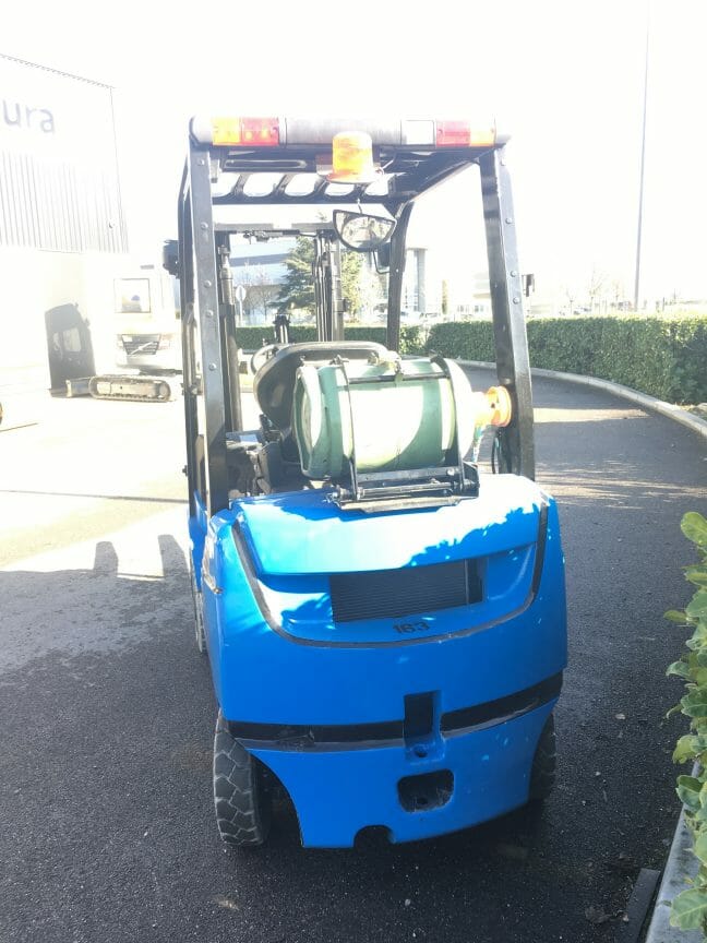 Chariot élévateur frontal gaz d'occasion Toyota 028FGF15 - Duplex - Hauteur de levage 3300 mm - Capacité 1500 kg_1