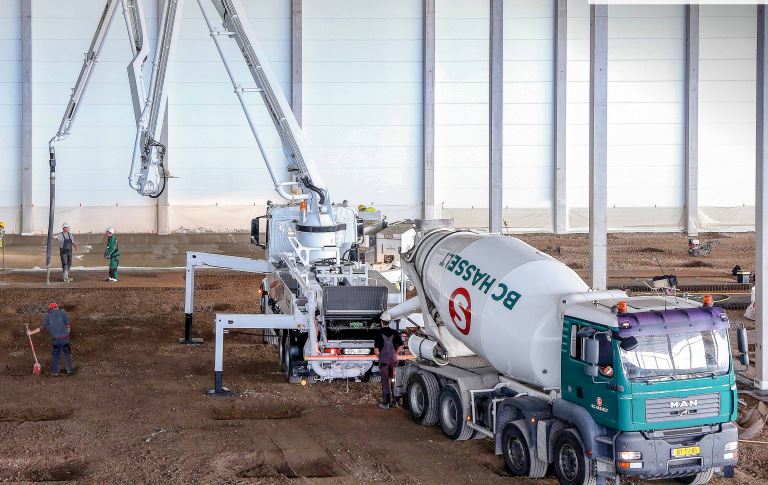 Pompe à béton automotrice SCHWING S 36 X DirectDrive - Flèche 36m - Hautes performances et flexibilité_1