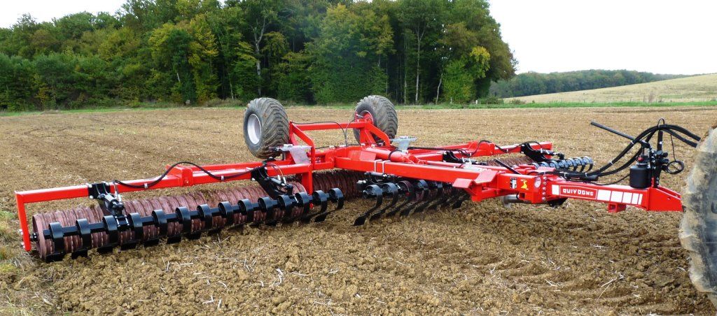 Équipement agricole Rollmot conçu pour le travail des sols