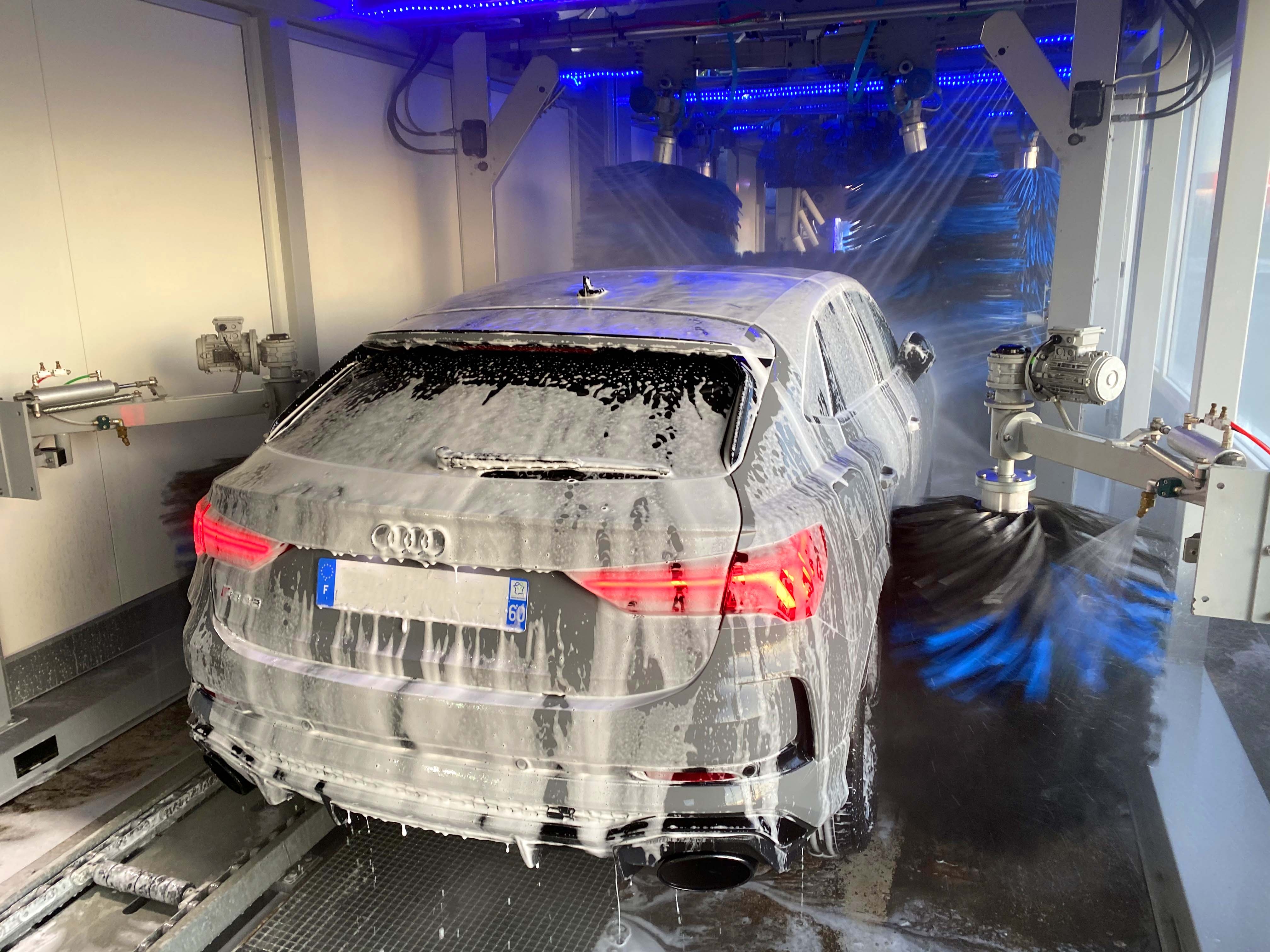 Tunnels de lavage - Tecnolec - 5 à 10 brosses personnalisables avec habillage design innovant_1