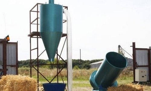 Broyeur de paille pour préparation de granulés avec cyclone ath09_1